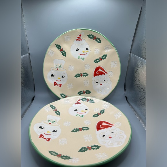 Eli + Ana Retro Style Christmas SNOWMAN HOLLY KEAVES Salad/Dessert Plates 2 NEW - Picture 1 of 3